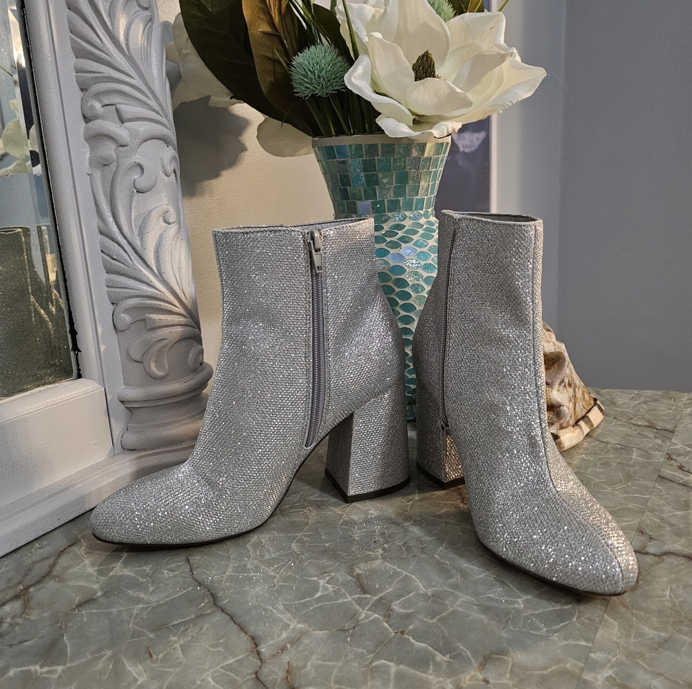 MADDEN GIRLWOMENS CODY-R ANKLE BOOT